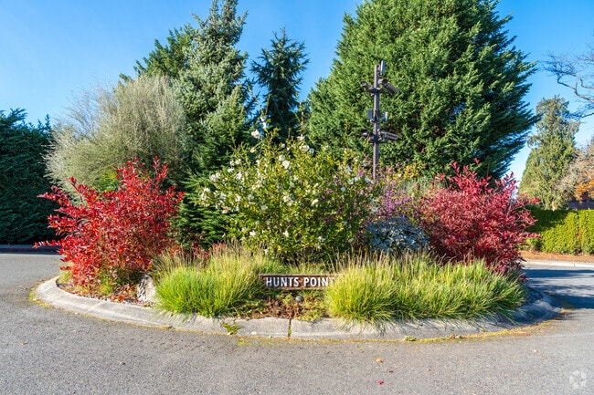 Hunts Point features great views of Lake Washington.