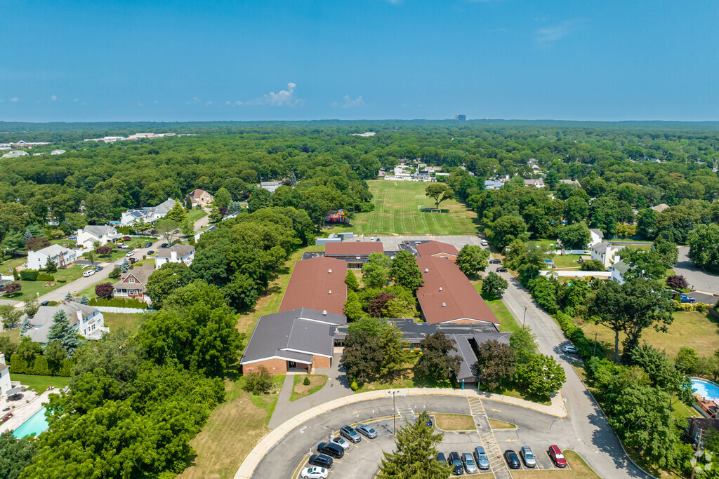 Eugene Auer School in nestled in the neighborhood of Lake Grove.