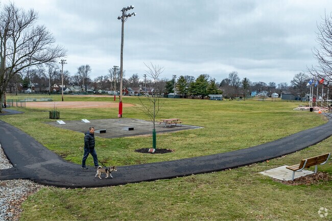 Chamberlin Park is the best place to enjoy the fresh air in Deer Park