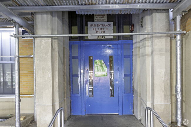 Ps 291 is a public school located in Bronx, NY, which is in a large city setting.
