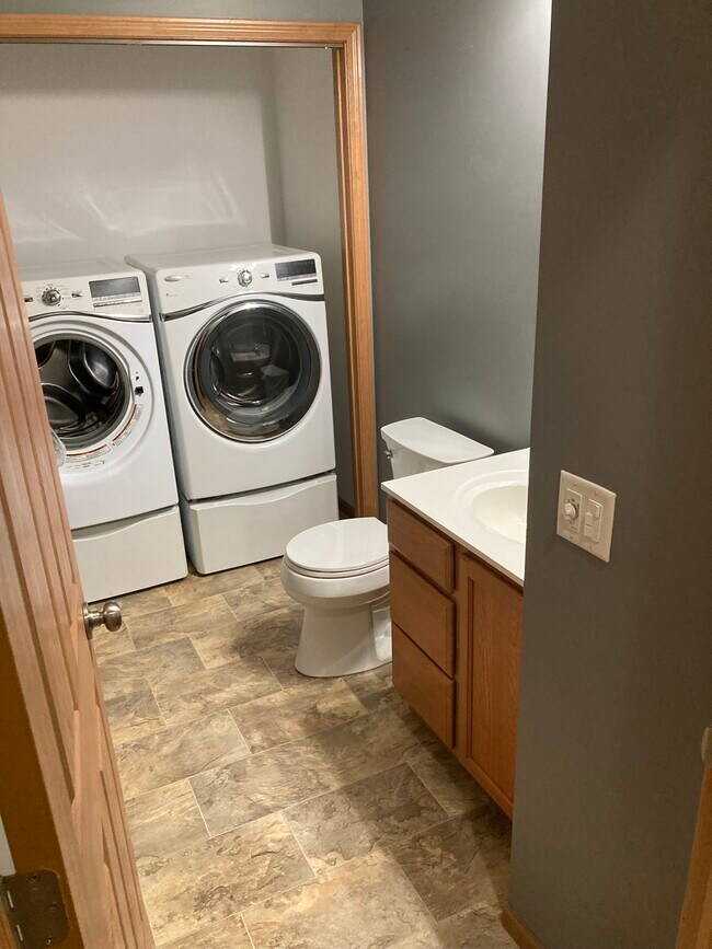 2650 Millstone Dr, Dubuque, IA 52002 - photo 3