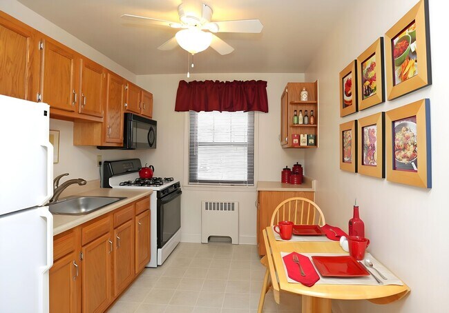Sheridan, Schenectady, NY 12308 - photo 3