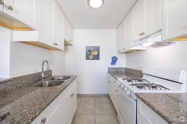 Terra Grande Apartments, Van Nuys, CA 91405 - photo 7