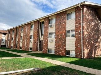 826 N Milwaukee Ave Unit A2, Libertyville, IL 60048