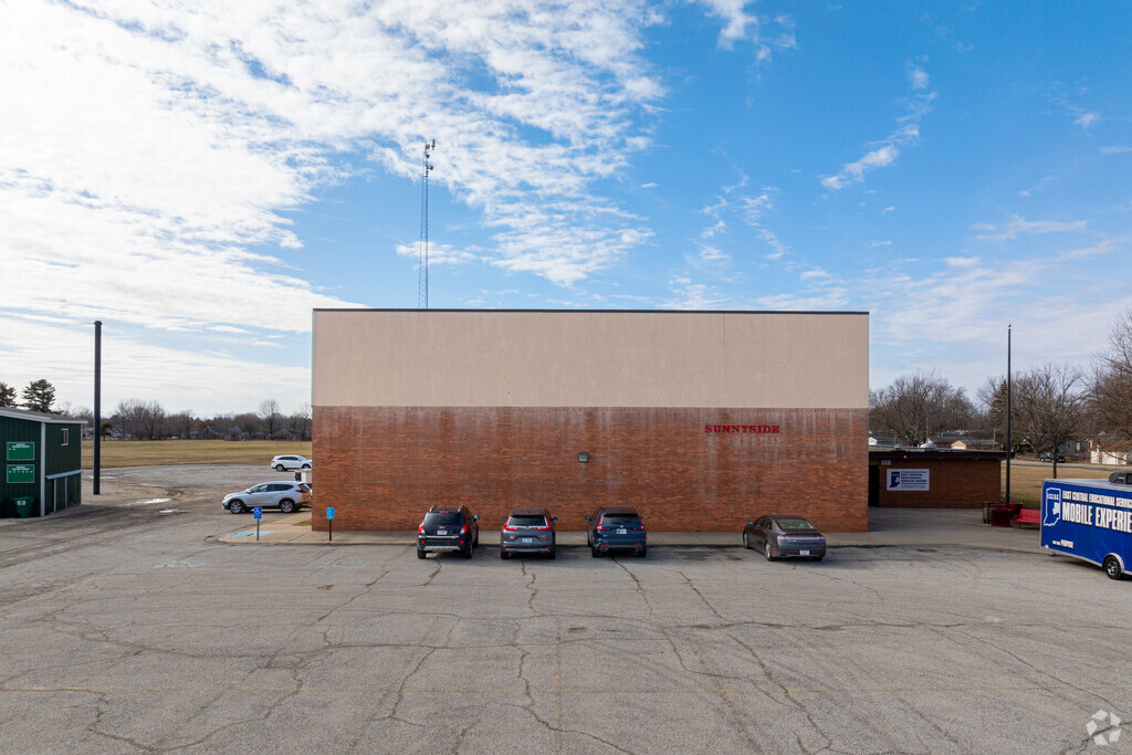 Sunnyside Elementary School has a student-teacher ratio of 11 to 1.