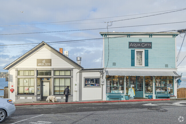 Downtown Coupeville is very walkable on Whidbey Island WA.