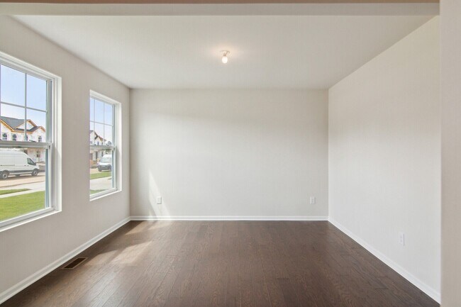 435 Hidden River W, Holly, MI 48442 - photo 5