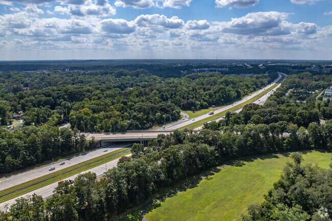 Commute easily with access to the NJ turnpike or Route 295.