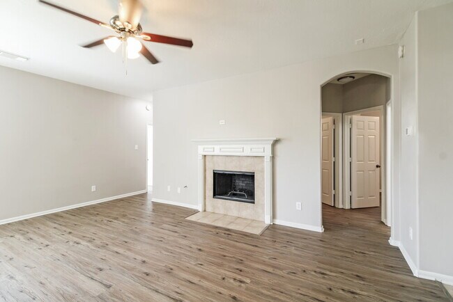 11402 English Rose Trail, Missouri City, TX 77459 - photo 5