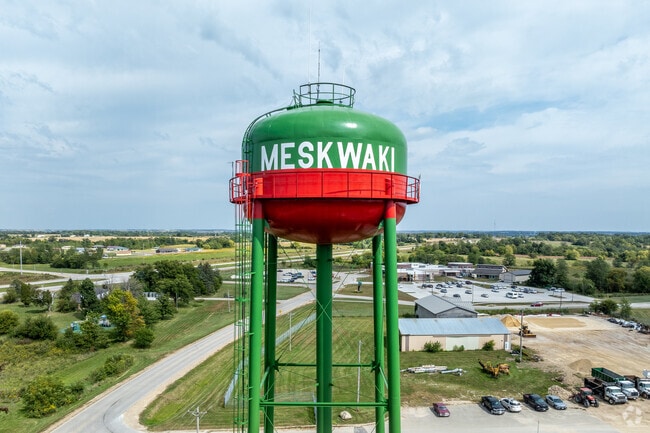 The Meskwaki Tribe shares many amenities and communities with Tama.