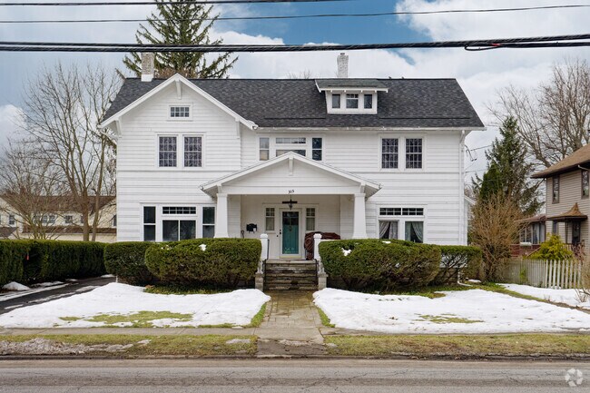 The median price for a home in Newark is $190,000, which is less than half the national median.