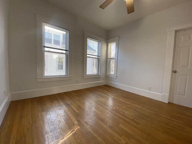 21 Mount Vernon Park unit 2, Malden, MA 02148 - photo 7