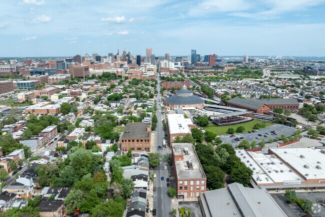 You will love being so close to the city in Hollins Market.