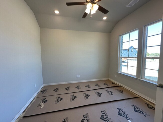 1244 Sabine River Ln, Springtown, TX 76082 - photo 3