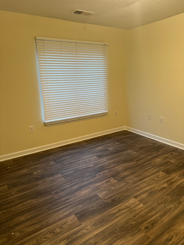 1431 Collegiate Cir unit 304, Raleigh, NC 27606 - photo 1