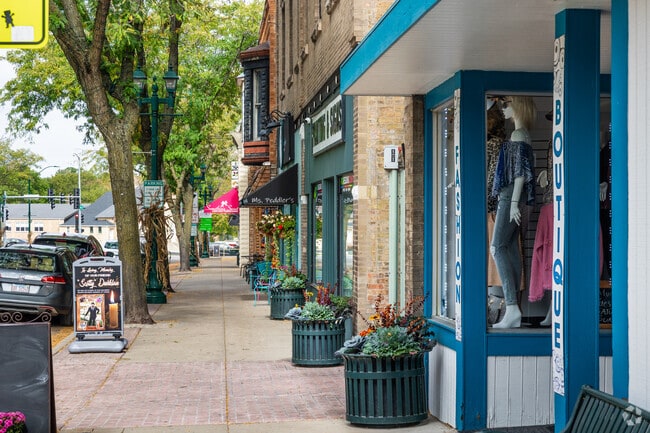 Enjoy a weekend in downtown Antioch featuring plenty of local businesses to shop from.