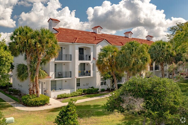 Elegant Condominiums in Turtle Run, Coral Springs, FL.