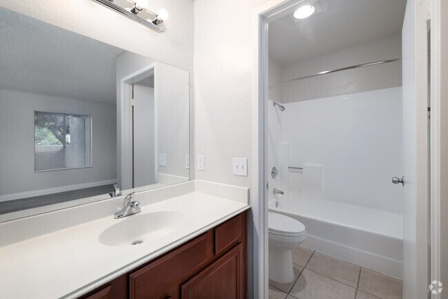 2BR, 2BA - 901SF - Primary Bathroom