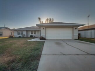 822 Nicholas Pkwy W, Cape Coral, FL 33991