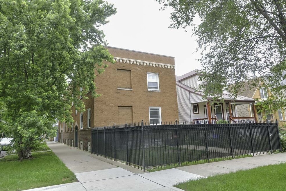 1409 W Erie St unit A06C, Chicago, IL 60642 - photo 1