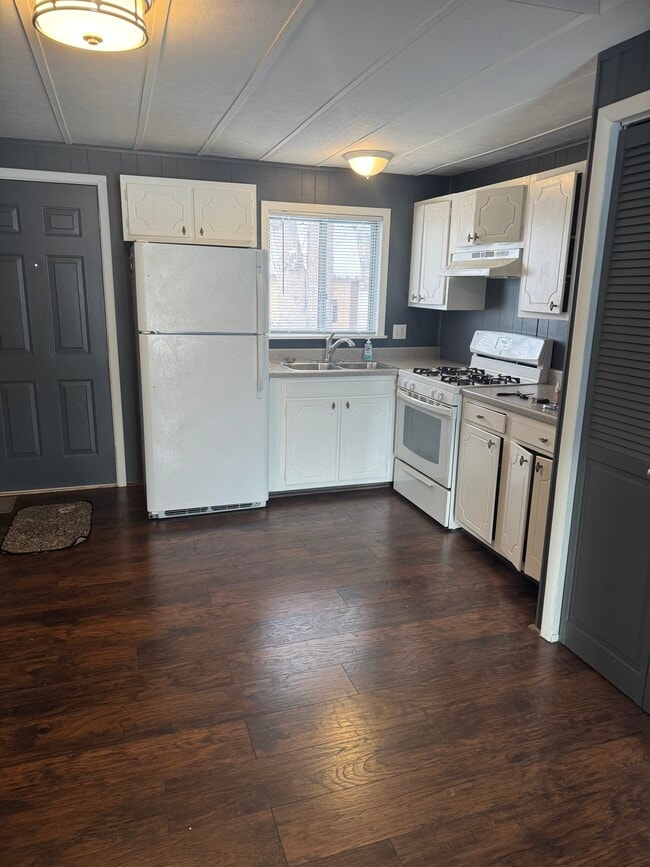 407 Mill St unit 407 Mill street, East Jordan, MI 49727 - photo 2