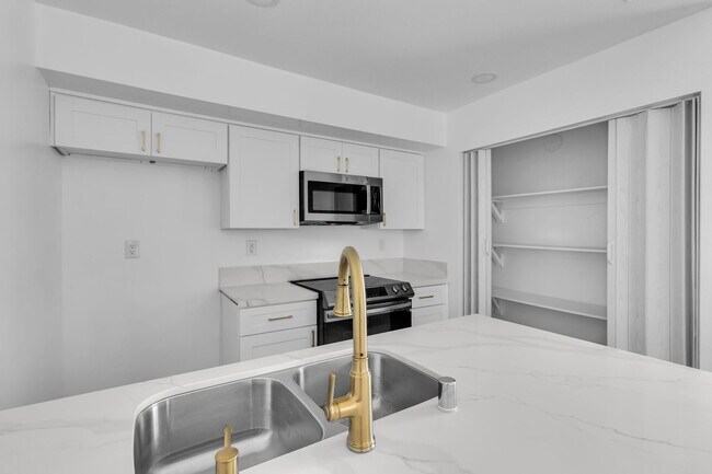 3531 Rainbow Ln, Highland, CA 92346 - photo 5