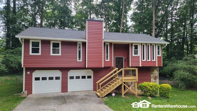 3039 Jonathan Ct SW, Snellville, GA 30039 - photo 2