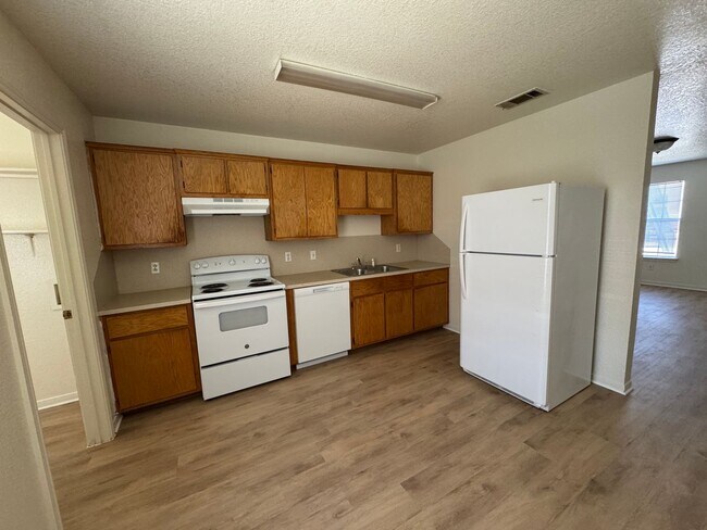 3301 Barcelona Dr unit A, Killeen, TX 76542 - photo 5