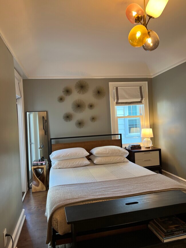 4479 N Woodburn St unit Woodburn Upper Duple, Shorewood, WI 53211 - photo 5