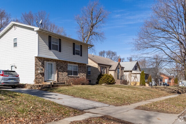 Highland Park features two-story homes, homey cottages, and modest national-style houses.