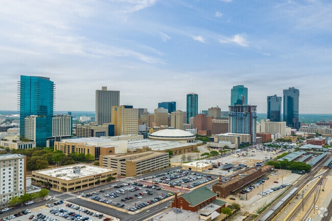 Downtown Fort Worth's iconic skyline welcomes all into the pedestrian-friendly urban setting.