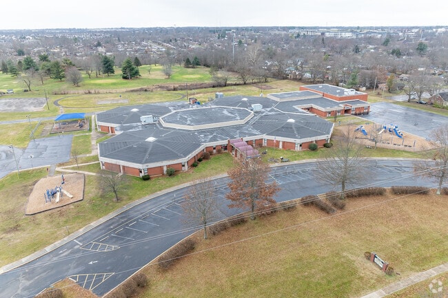 The student population of Southern Elementary School is 494 and the school serves K-5.