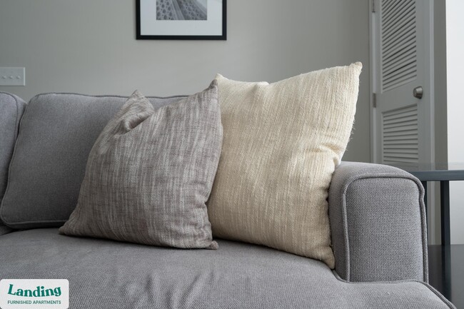 16200 Croft Dr unit 5118-304.1406513, Charlotte, NC 28269 - photo 2