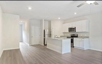 86 Dumsford St, Falling Waters, WV 25419