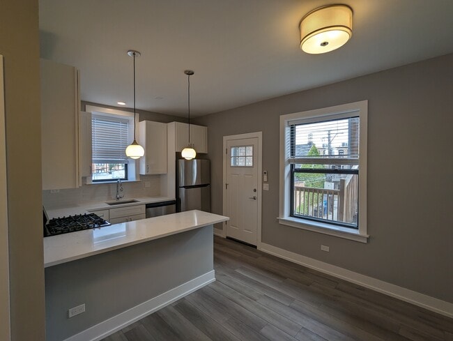 3935 N Janssen Ave unit 3941-3E, Chicago, IL 60613 - photo 3