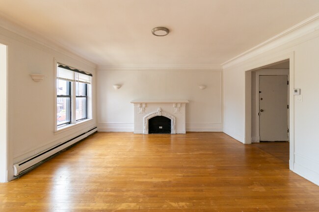 6830 S Jeffery Blvd unit 6830 S Jeffery Blvd, Chicago, IL 60649 - photo 3