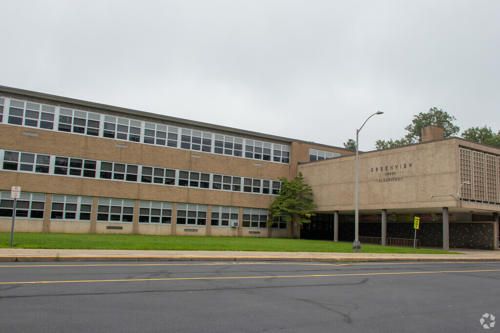 Greenview Upper Elementary School provides education in the neighborhood of 
South Euclid