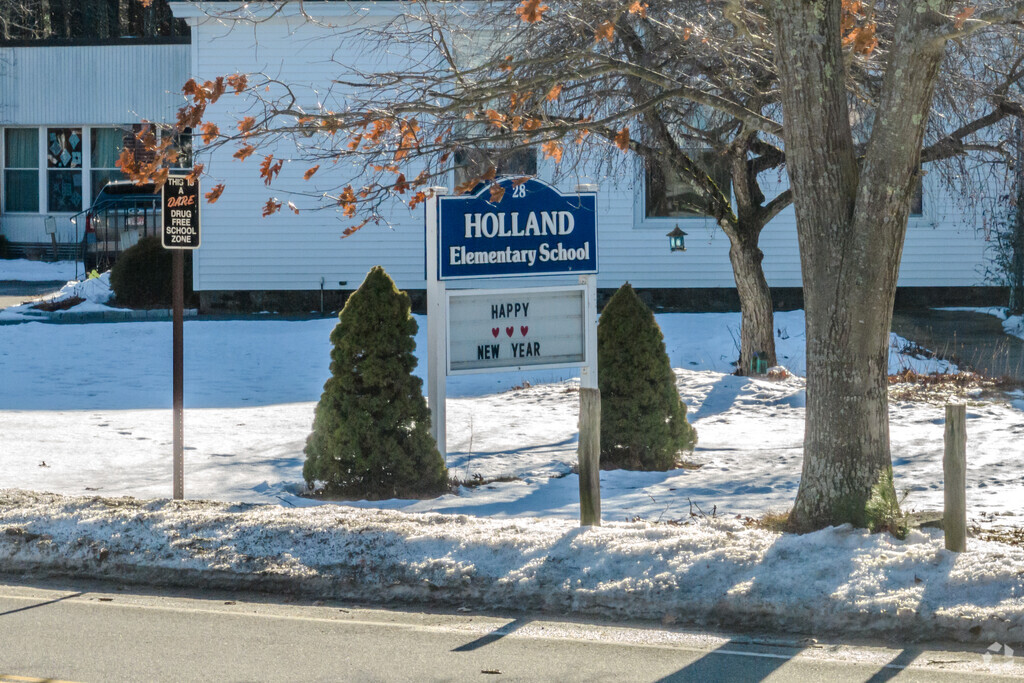 Holland Elementary School in Holland, Massachusetts.