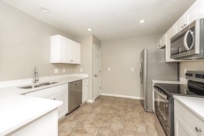 1389 E Nir Shreibman Blvd, La Vergne, TN 37086 - photo 7