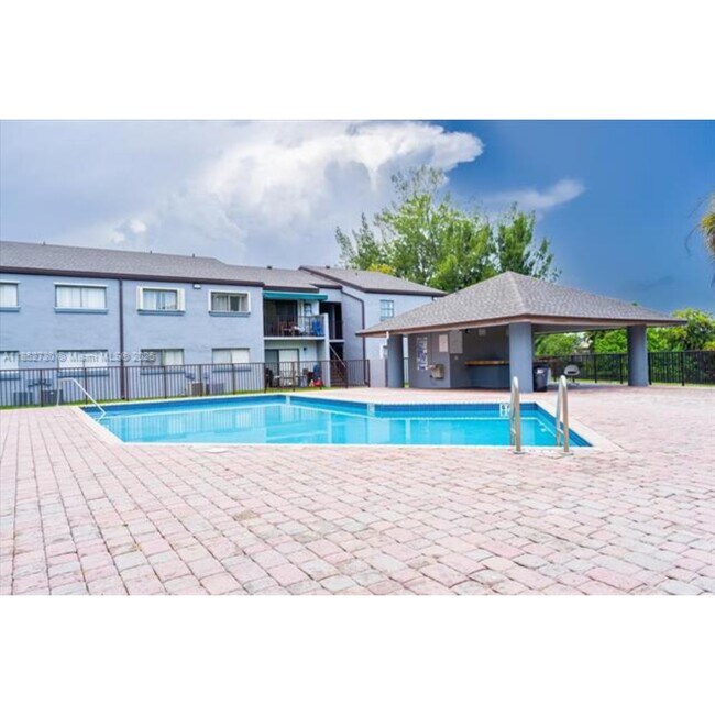 7419 SW 152nd Ave, Miami, FL 33193 - photo 6