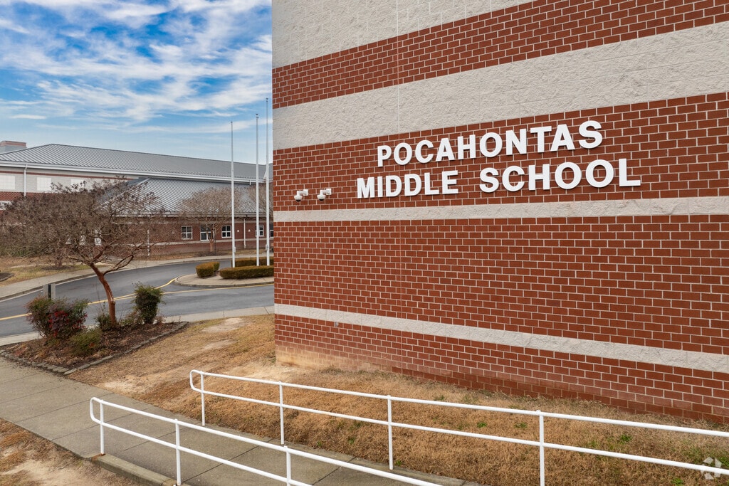 Entrance to Pocahontas Middle School.