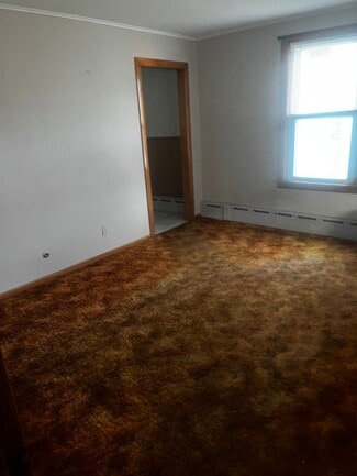 6967 Main St, Readsboro, VT 05350