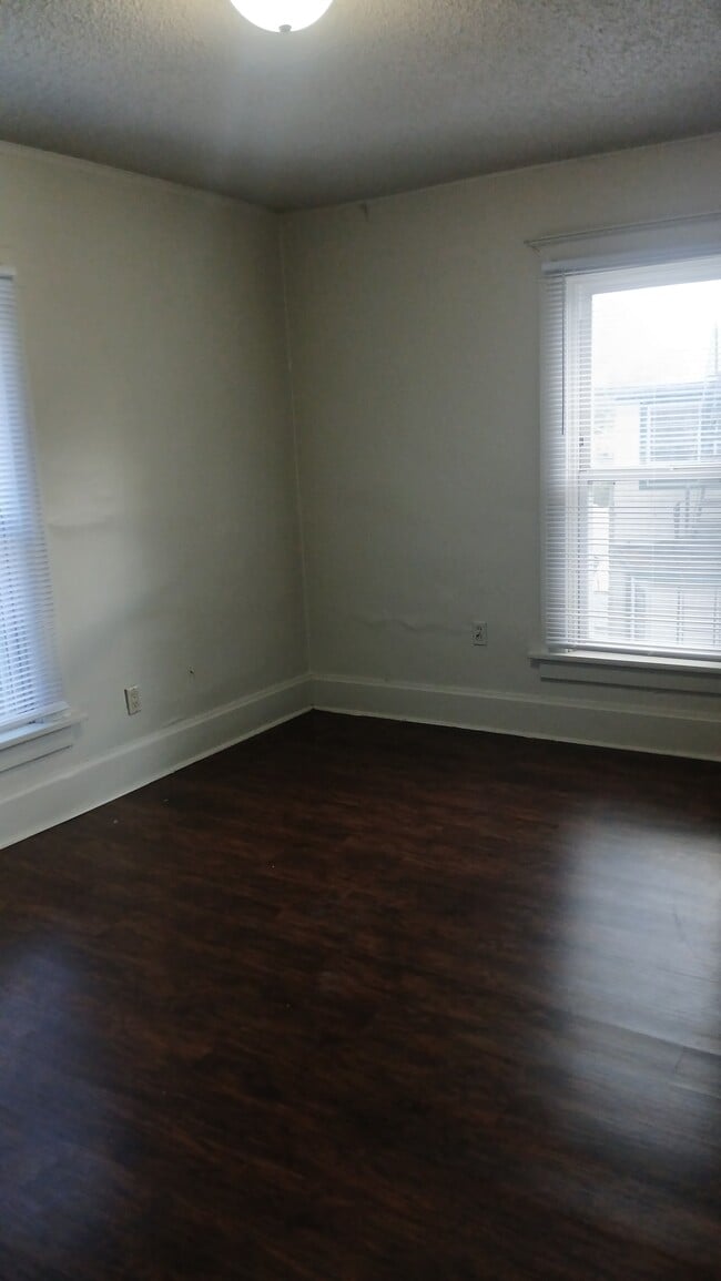 628 N Linn St unit 1, Iowa City, IA 52245 - photo 6