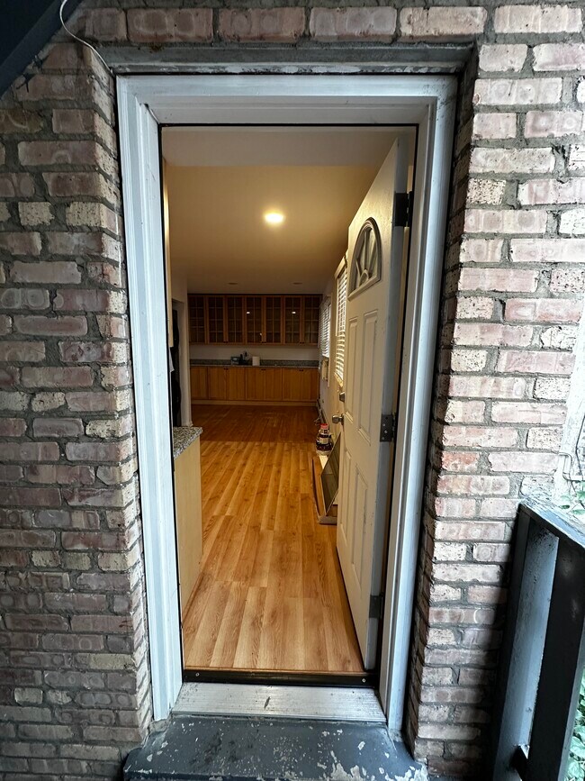 1527 W Sherwin Ave unit 1527 Sherwin, Chicago, IL 60626 - photo 2