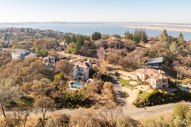 The winding roads of El Dorado Hills adds to the unique lay of the land here.