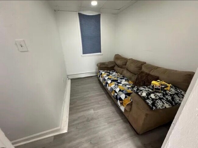 20 S Bellevue Ave unit Apartment 2, Atlantic City, NJ 08401 - photo 6