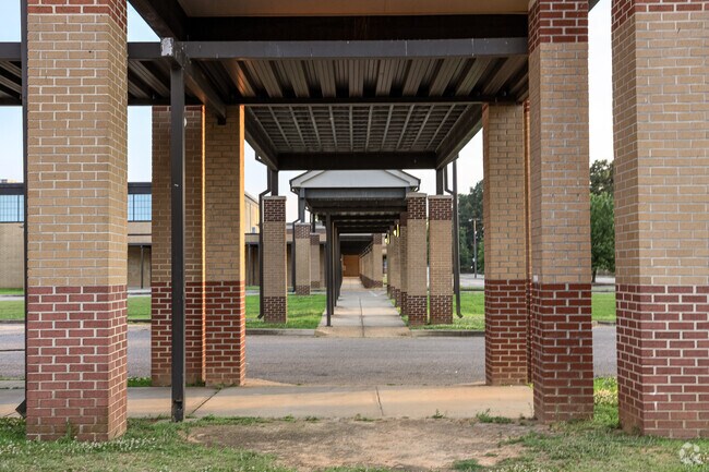 W.S. Hornsby K-8 School covered bus area.