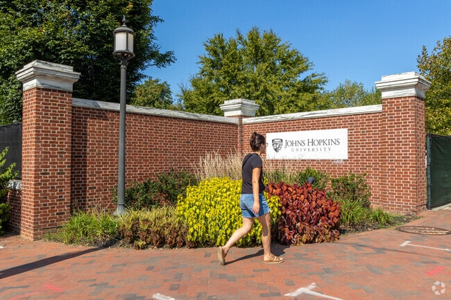 Being located adjacent to Johns Hopkins University gives Remington a lively atmosphere.