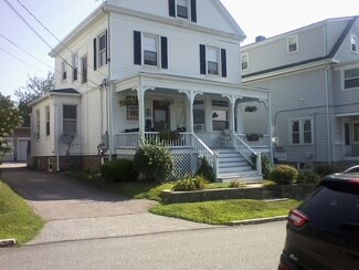 18 Brooks Ave Unit 2, Newport, RI 02840