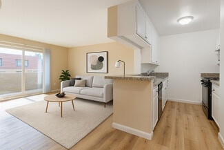 9147 Van Nuys Blvd, Panorama City, CA 91402